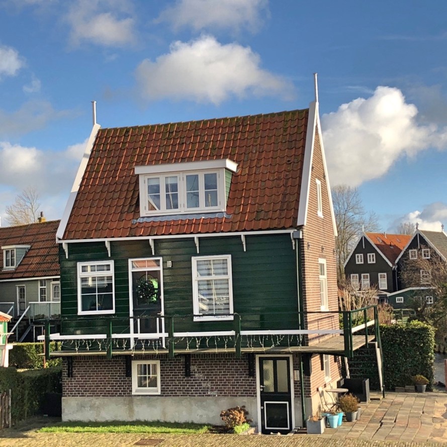 Rumah warga di desa Marken Belanda, IndoHolland Tours