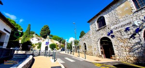 Khas rumah batu di Gourdon Prancis