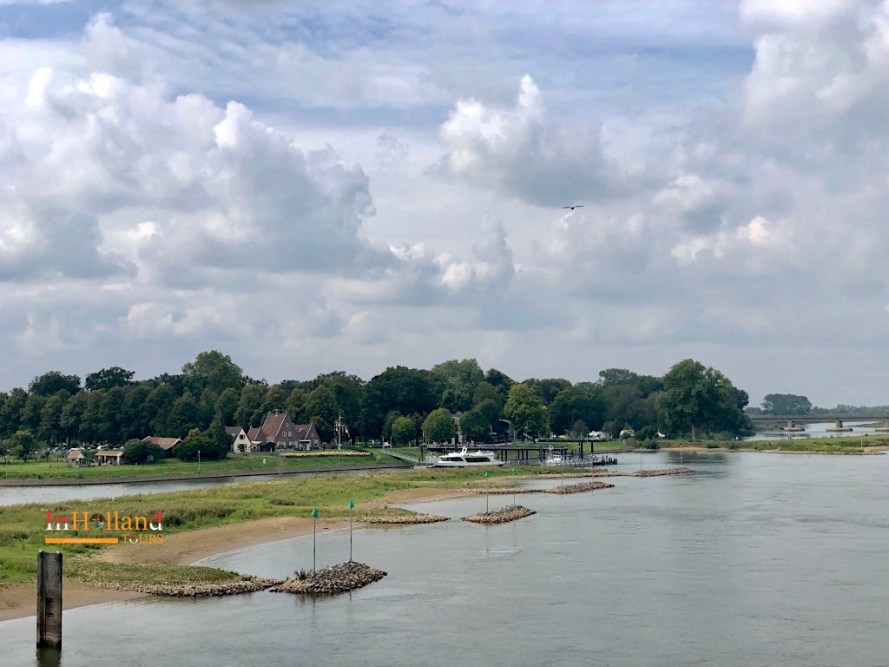 Suasana pusat kota tua Deventer yang bersejarah dan estetik