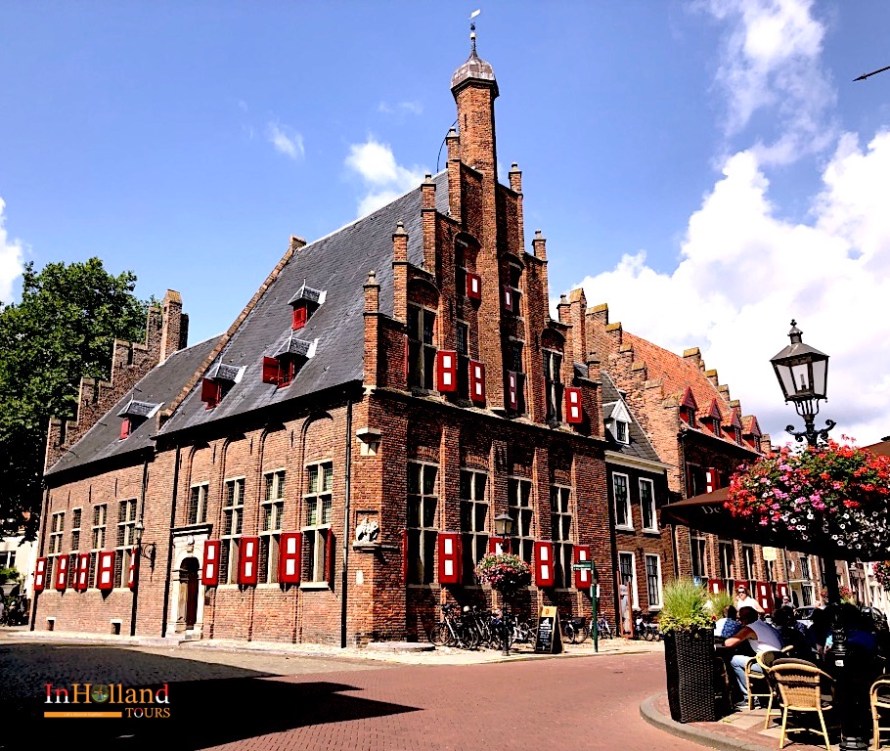 Gedung Grand-cafe de Waag pub tertua di Belanda kota Doesburg