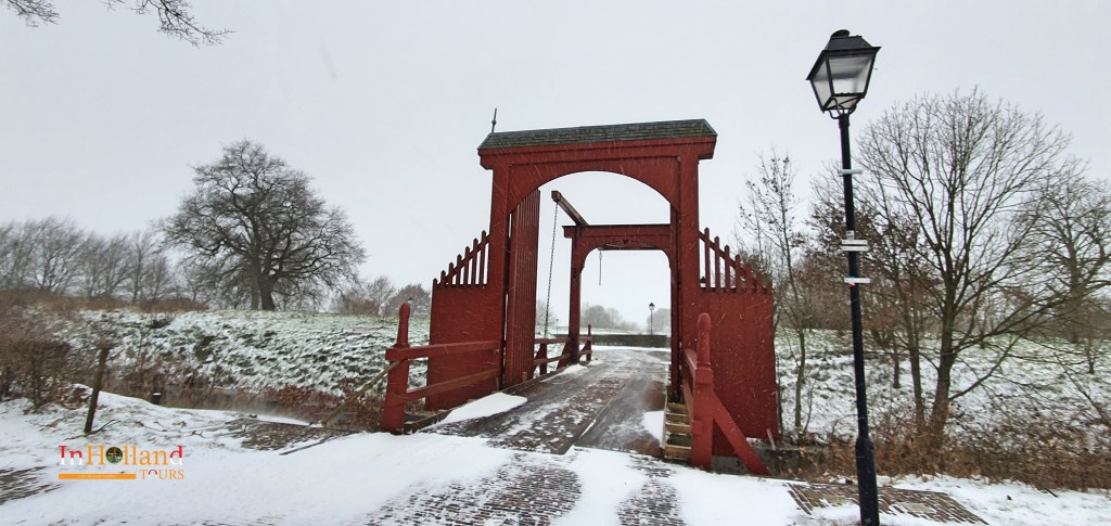 jembatan kayu di Bourtange, Belanda
