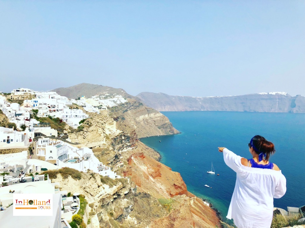 Oia desa di Santorini