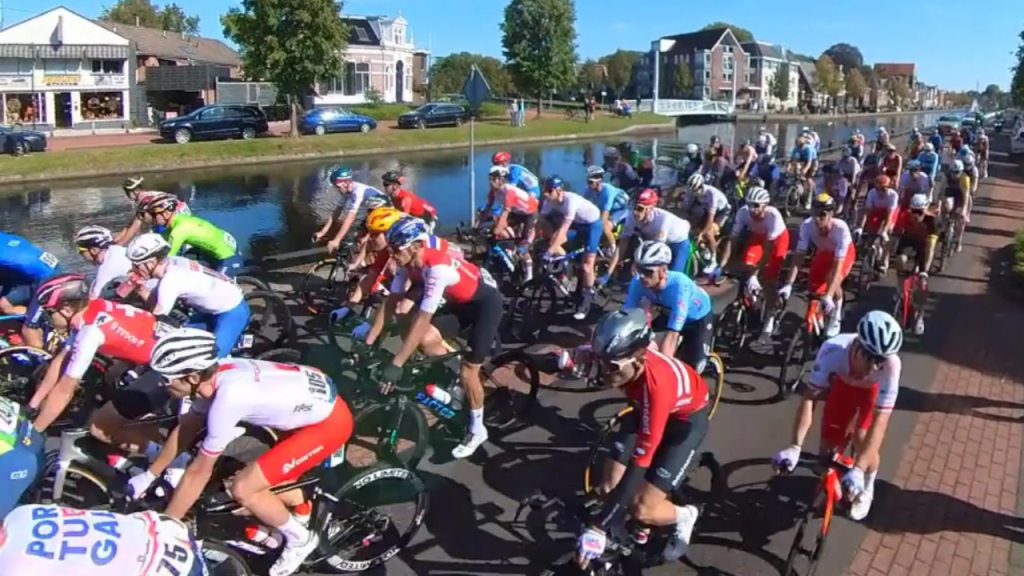 Pembalap sepeda berlaga di VAM-berg Drenthe dalam EK Wielrennen 2023