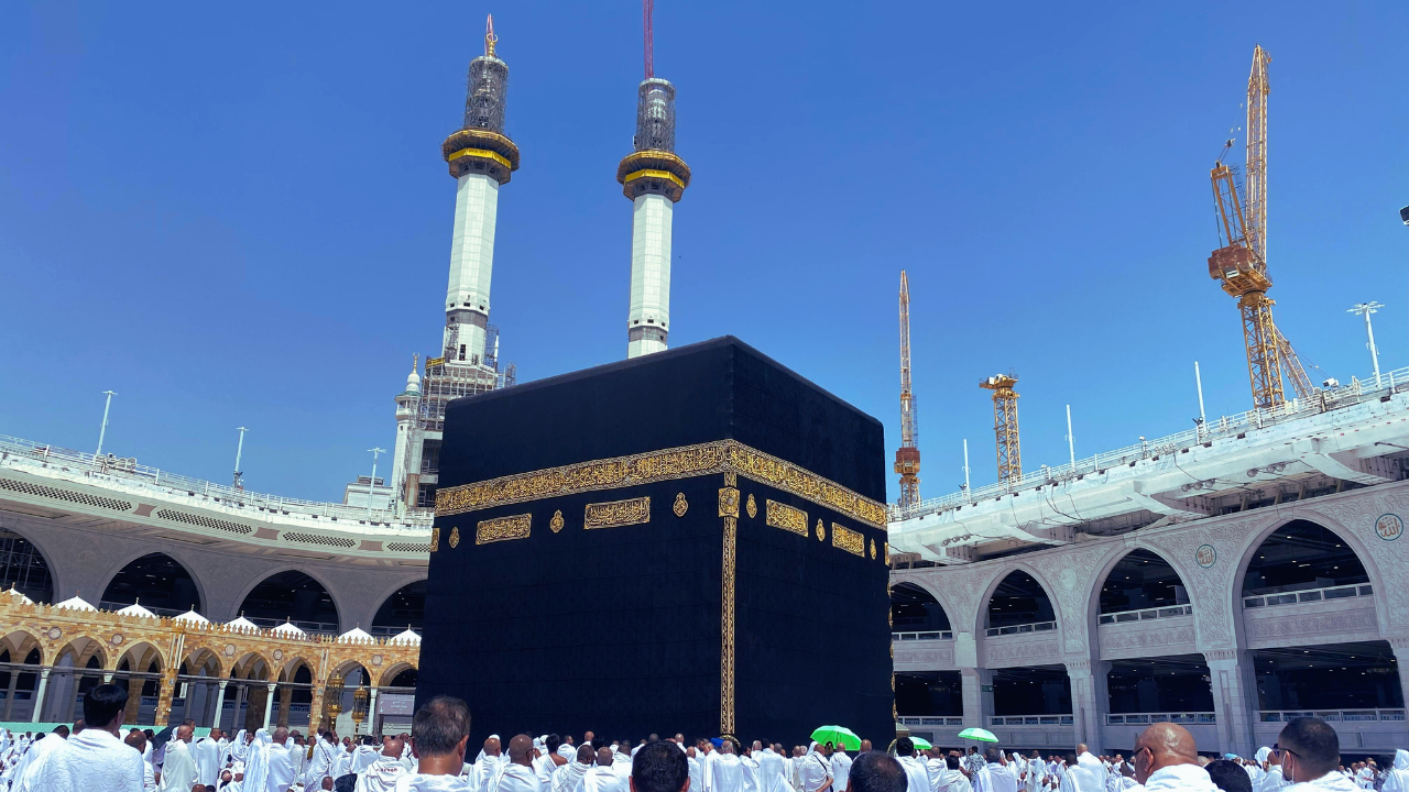 Dari Amsterdam ke Mekkah: Mengikut Bisikan Hati Untuk Umroh