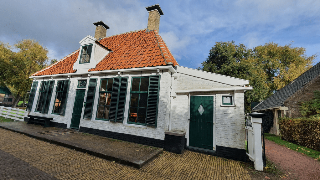 Rumah di belanda Tidak Punya Gorden/Tirai