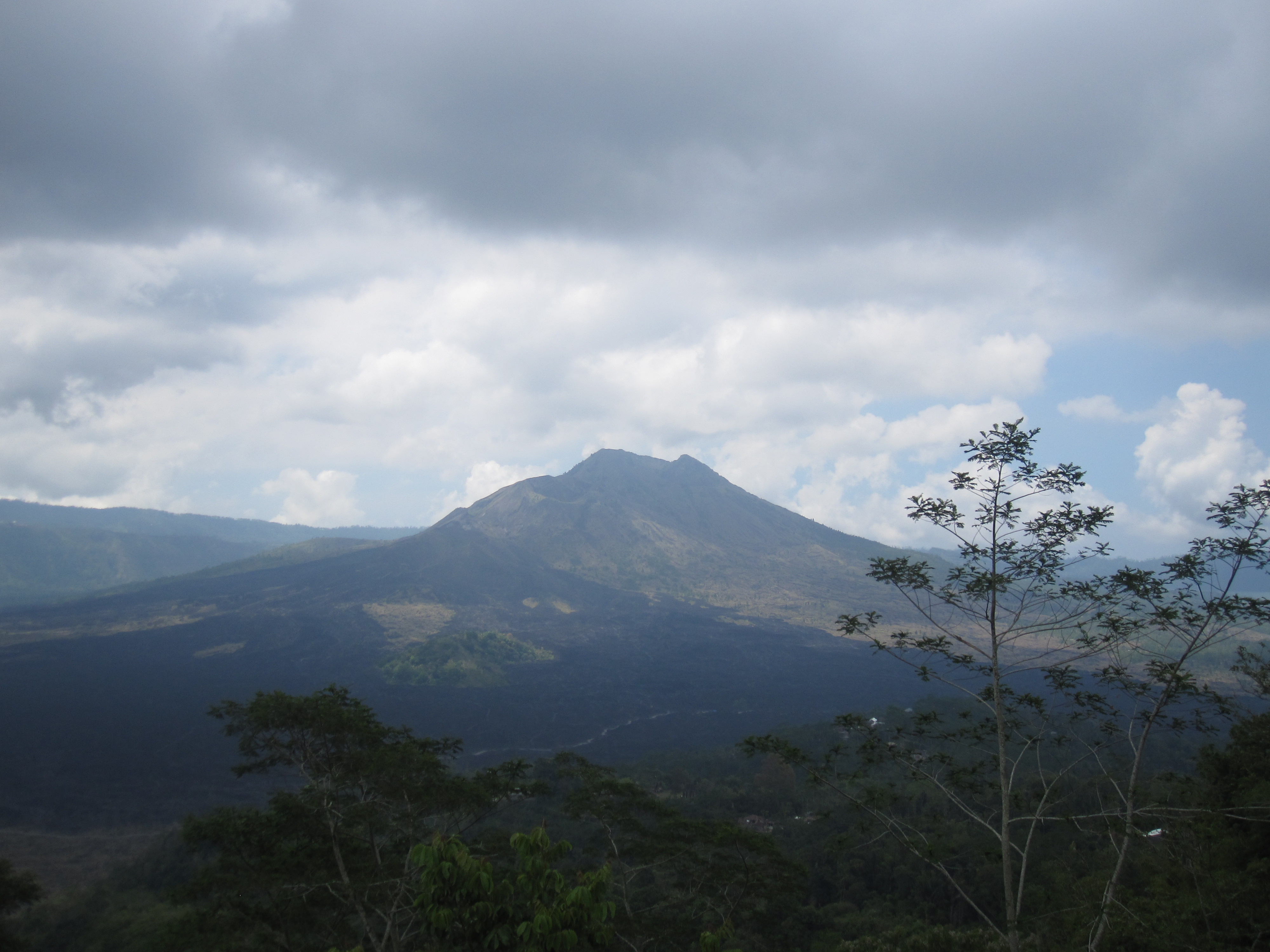 Traditioneel Bali Aga-dorp Trunyan aan de oever van het Baturmeer